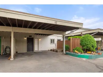 FIRST TIME HOME BUYER ALERT!! Welcome to Hazelwood Estates - A townhouse community in the heart of C...