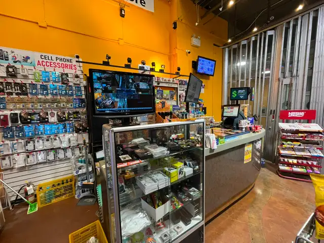 Smoke shop with Lotto in Commercial & Office Space for Sale in Burnaby/New Westminster - Image 10