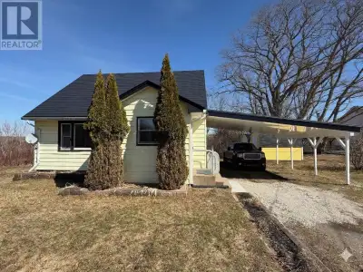 Welcome to 125 Cottage Street, perfectly situated on a spacious lot at the end of a quiet cul-de-sac...