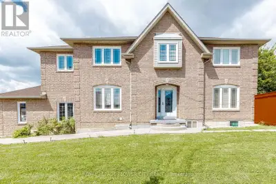 Totally upgraded 4-bedroom detached home on one of Fletcher's Creek South's most sought-after street...