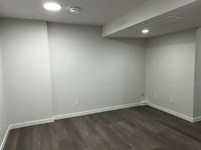 Legal 1-Bed Basement Suite — Private Entrance, Laundry & Parking in Long Term Rentals in Edmonton - Image 6