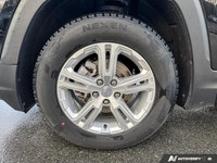 Navigating daily life or exploring new horizons becomes a pleasure in this 2024 GMC Terrain SLE, pre... (image 8)