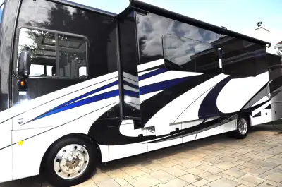 (English text below)65 PHOTOS SUR NOTRE SITE alaincyrauto ou a.c. auto Fleetwood BOUNDER 35K GROSSE...