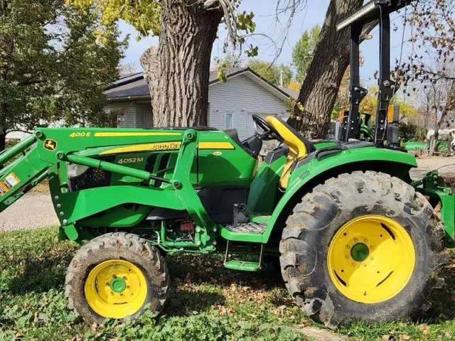 2019 John Deere 4052M Tractor with Skidloader Attachment | Farming ...