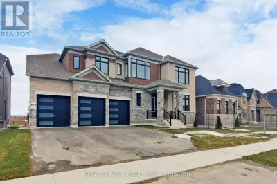 Luxury Living Awaits Spectacular Detached 5 Bedroom, 4 Bathroom Home on a 196.85ft Deep Premium Ravi...