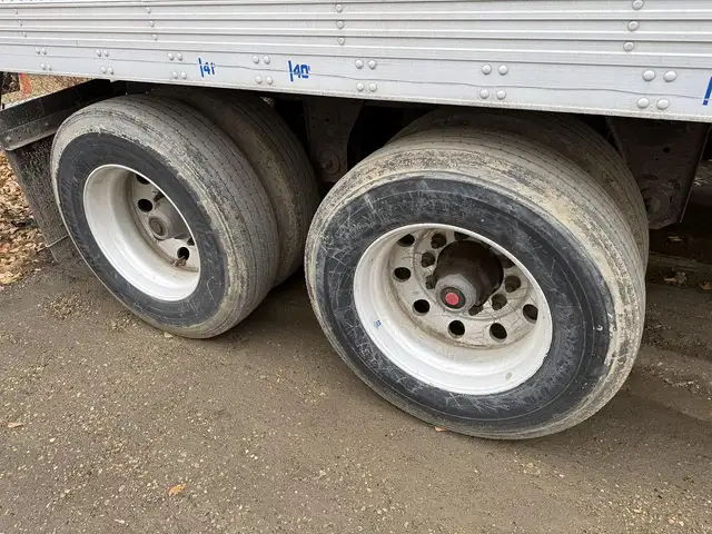 2016 Utility 53' Tandem Reefer/Refrigerated Van in Heavy Equipment in St. Albert - Image 4