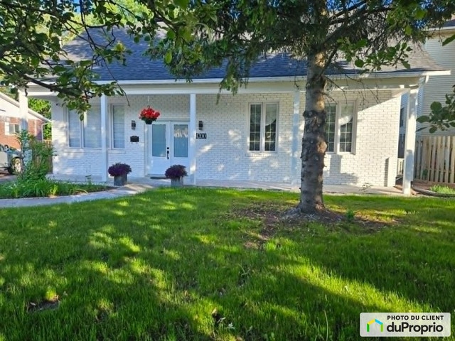 $785,000 - Bungalow for sale in Fabreville — photo 1
