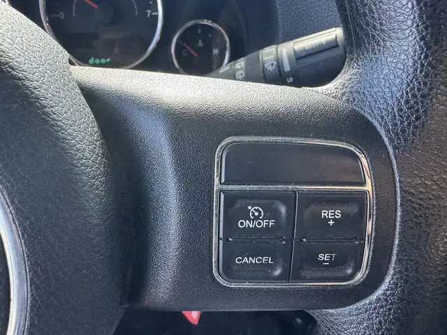 2015 Jeep Wrangler 4WD 2dr Sport in Cars & Trucks in Longueuil / South Shore - Image 18