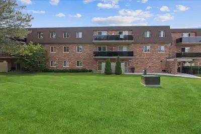 Colonial Court - 2 Bedroom available at 750, 760, 770, 780 Visco