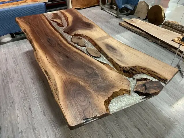 River tables586918786415339522