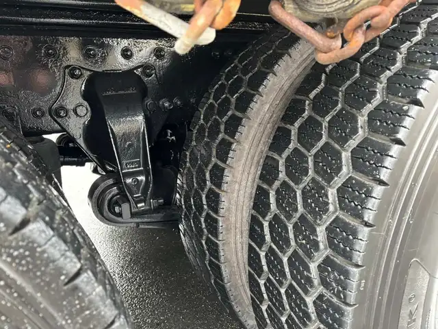 2016 Freightliner 114SD in Heavy Equipment in St-Georges-de-Beauce - Image 10