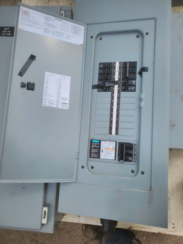 100 Amp Breaker Panel in Electrical in Edmonton