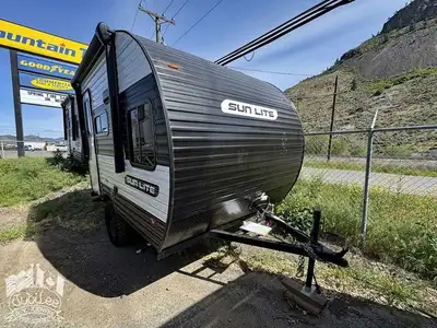 2025 Sun Lite 12FDX Lightweight, versatile, and ready for off-road adventure. Included Options: Hybr...