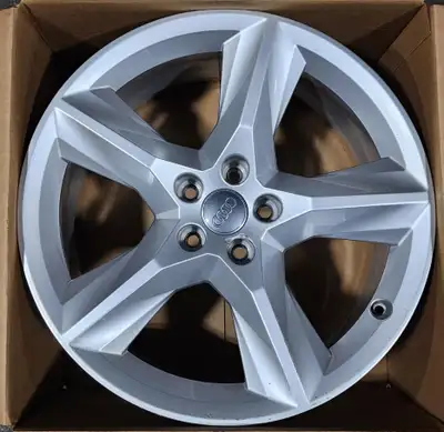 Rims: OEM Audi Q7 (4M0 601 025F) Size: 19x8 Bolt Pattern: 5x112 Bore: 66.6mm Offset: 28mm Tag: 14050...