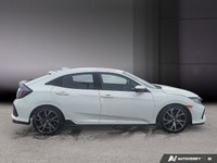 2018 Honda Civic Hatchback La Honda Civic 2018 se distingue par son design moderne et dynamique, mar... (image 5)