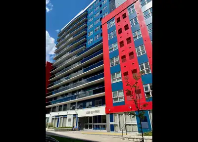 Bright 2 Bed Student Apartment in Waterloo - Steps from Laurier!