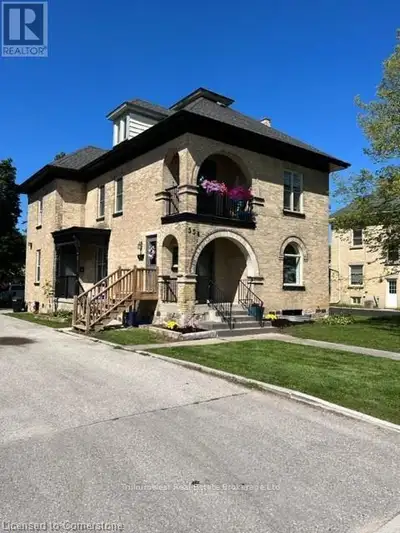 Amazing investment opportunity. A fully-renovated triplex, offering a total of 3 units, each with 2...