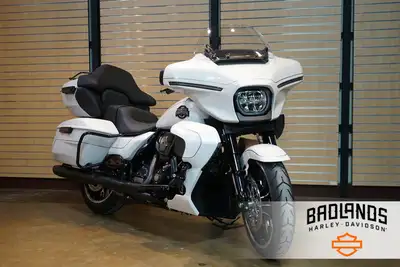 2026 Harley-Davidson Street Glide 3 LimitedKickstand Not Included.The new 2026 Street Glide 3 Limite...