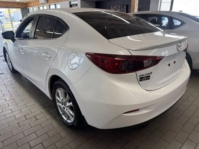 2015 Mazda Mazda3 4dr Sdn Man GS in Cars & Trucks in Longueuil / South Shore - Image 4
