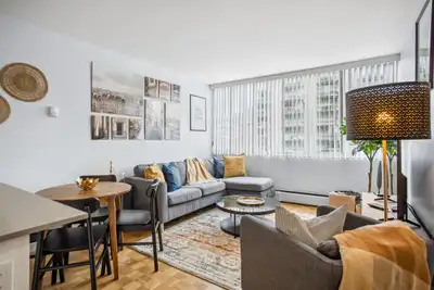 Suite Amenities Dishwasher available Balconies Carpeted floors Hardwood floors City views Utilities...
