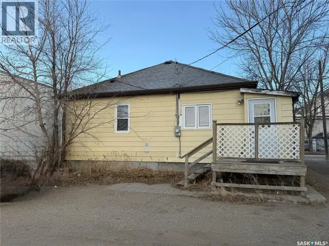 71 Ross STREET W Moose Jaw, Saskatchewan in Commercial & Office Space for Sale in Moose Jaw - Image 5