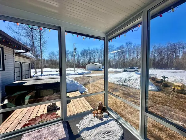 208 Landels Road The Pas, Manitoba in Houses for Sale in Winnipeg - Image 8