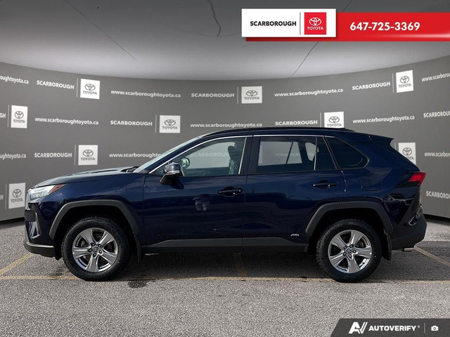 2022 Toyota RAV4 Hybrid XLE AWD | Sunroof | Alloys in Cars & Trucks in City of Toronto - Image 3