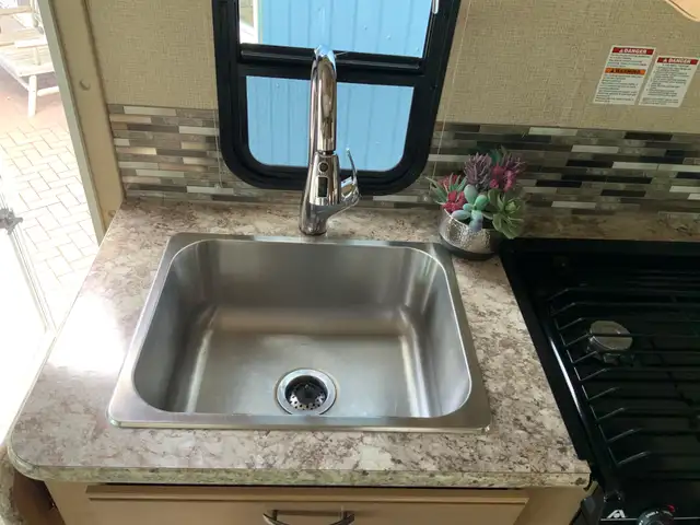 2017 Thor Freedom Elite 22FE in RVs & Motorhomes in Barrie - Image 22
