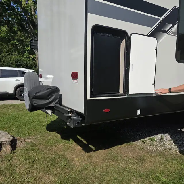 2023 SIERRA 3440BH-LUXURIOUS 2 BEDROOM LOFT,1.5 BATH,FINANCING! in Travel Trailers & Campers in Ottawa - Image 7