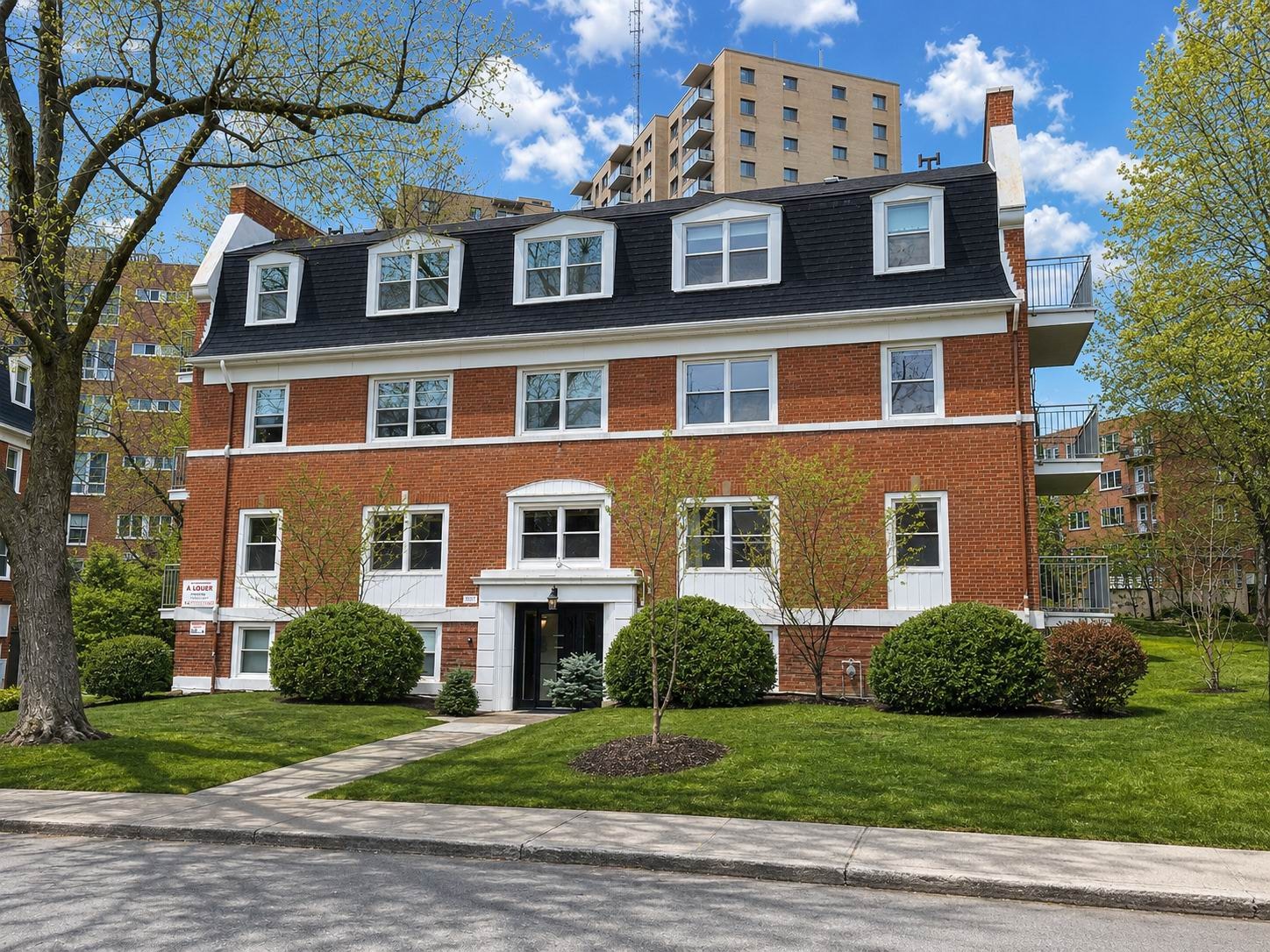 3260 Av. Ridgewood — photo 1