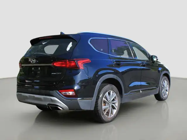 2019 Hyundai Santa Fe 2.0T Preferred AWD w/Dark Chrome Accent fo in Cars & Trucks in Comox / Courtenay / Cumberland - Image 4