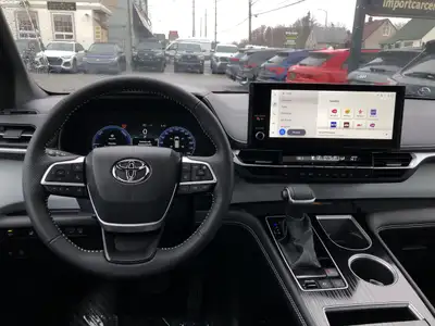 2025 Toyota Sienna XSE 7-Passenger XSE HYBRID!! AWD, ROOF, H..., View more