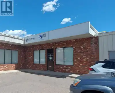 Located in the Railyards, close to Downtown, this 689 SF unit is available for lease. The space has...