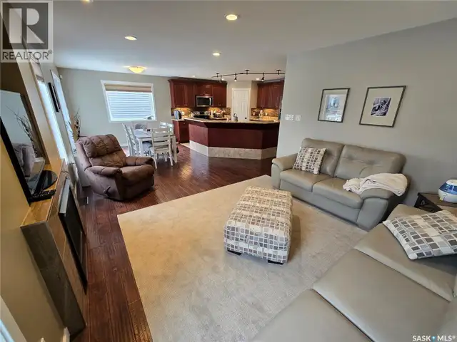 721 Barber CRESCENT Weyburn, Saskatchewan in Houses for Sale in Regina - Image 19