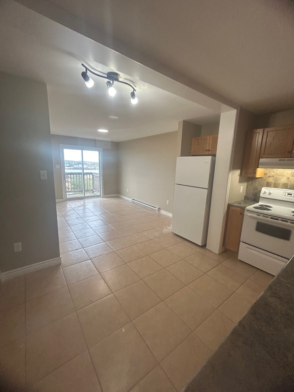 Multiple 2 bedroom units Lower West - 30 Blue Rock Court 3