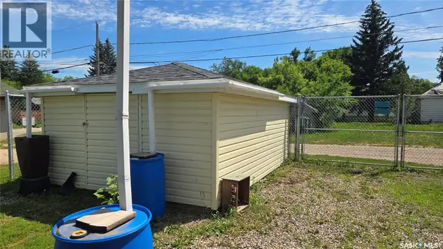1005 Lillooet STREET W Moose Jaw, Saskatchewan in Land for Sale in Moose Jaw - Image 3