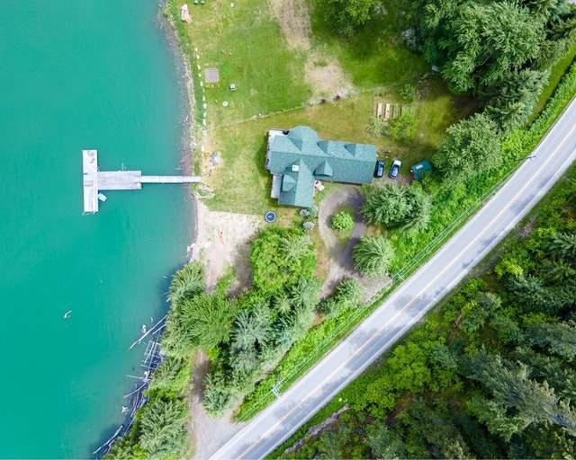 11866 HIGHWAY 31 Lardeau, British Columbia Houses for Sale Nelson