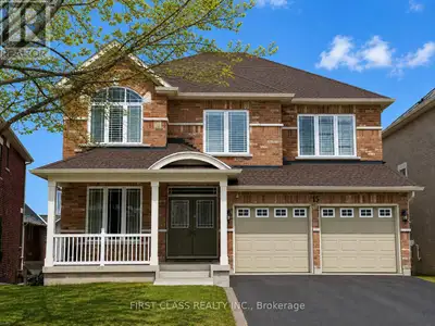 This incredible executive with a magnificent layout and design is located in a great neighbourhood o...