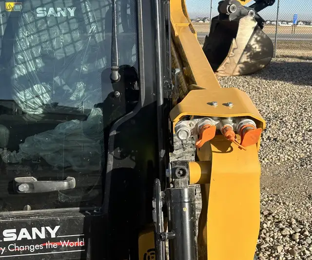 2025 SANY ST230V Track Skid Steer in Heavy Equipment in Lethbridge - Image 9