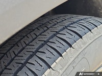 This Hyundai Tucson delivers a Regular Unleaded I-4 2.5 L/152 engine powering this Automatic transmi... (image 9)
