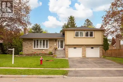 Gorgeous renovated extra-large 4 Level Sidesplit home finished with the best of materials plus a new...