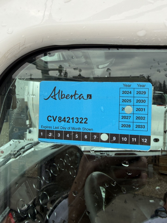 2014 PETERBILT 367 22,000L Sleeper Tank Truck in Heavy Trucks in St. Albert - Image 16
