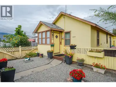 Fantastic opportunity in an excellent location! This 2-bedroom, 1-bathroom rancher sits on a generou...