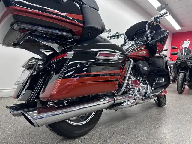 2015 Harley Davidson CVO Road Glide Ultra Touring - V6872 - -No  in Sport Touring in Markham / York Region - Image 11