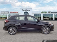 This Nissan Kicks delivers a Regular Unleaded I-4 1.6 L/98 engine powering this Variable transmissio... (image 6)