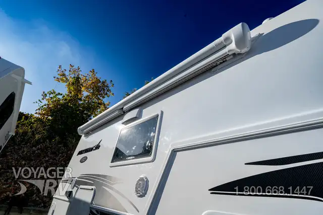2027 Northern Lite 10.2EX Dry Bath Limited Edition in Travel Trailers & Campers in Kelowna - Image 35