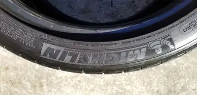 IF U SEE THIS AD TIRE STILL FOR SALE 1 x 275/35/20 MICHELIN pilot super sport tire about 80 % tread...