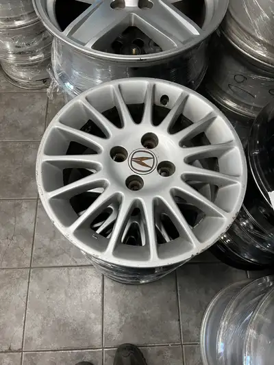 4x100 acura centre de Pneus mtl est 11251 rue notre dame est 514-507-5177