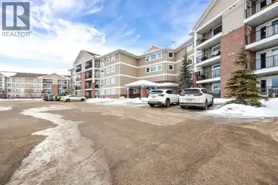 Prime Location! Welcome to this immaculate top-floor 2-bedroom, 2-bathroom + den condo in the highly...