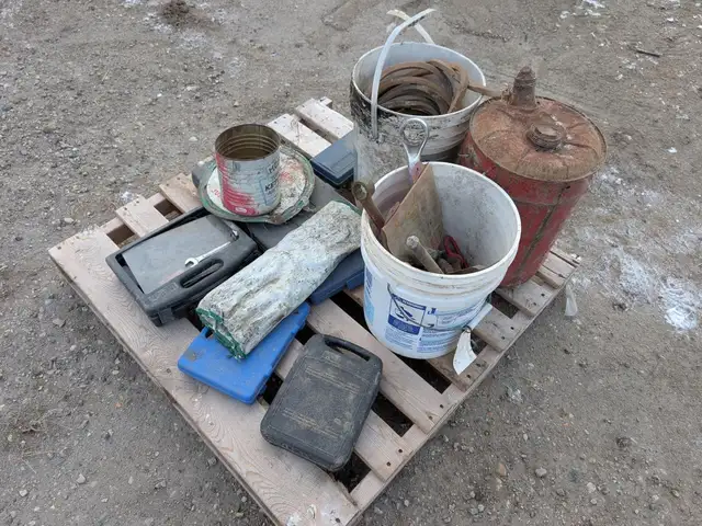 QTY OF TOOLS in Heavy Trucks in Saskatoon - Image 4